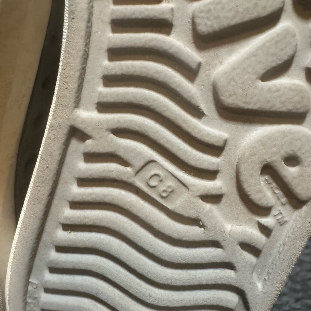 Native Kids Water Shoes in Light Gray - Picture 6 of 7